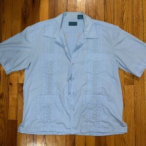 vintage men’s light blue 60s/70s button down shirt